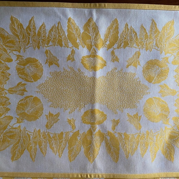 Le Jacquard Francais Primrose Bordier 8 Yellow/White Placements 13.5”x19”- $165 - Picture 4 of 6